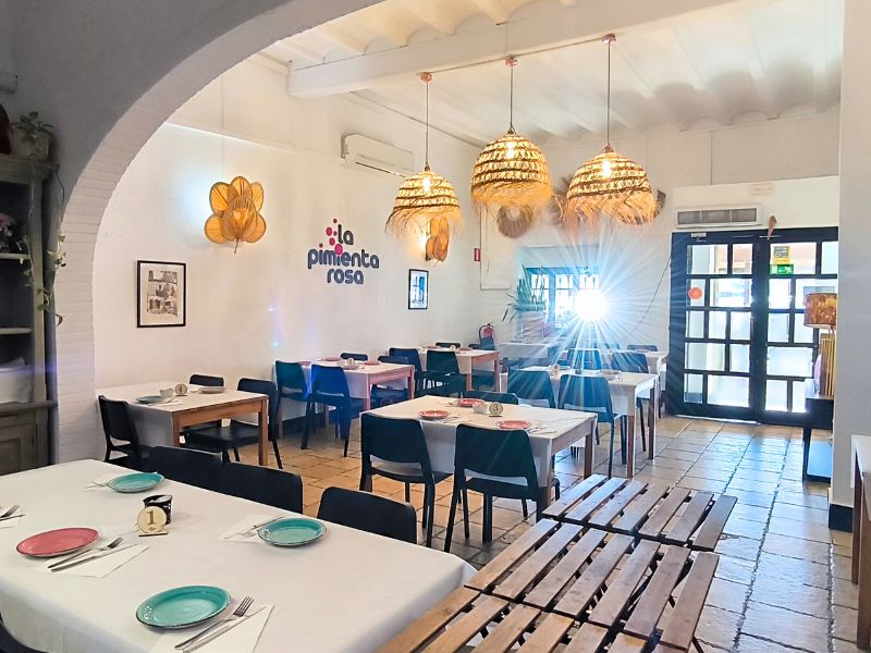 salon-principal-manzanares-la-pimienta-rosa-restaurante